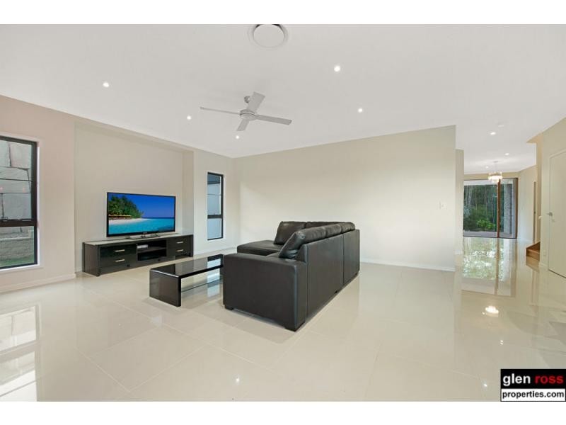 25 Dana Street, Cashmere QLD 4500
