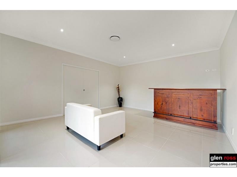 25 Dana Street, Cashmere QLD 4500