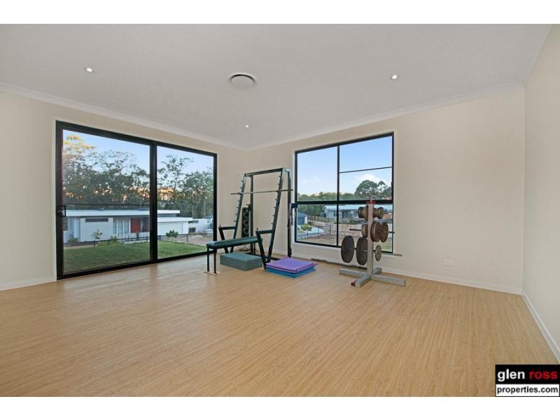 25 Dana Street, Cashmere QLD 4500