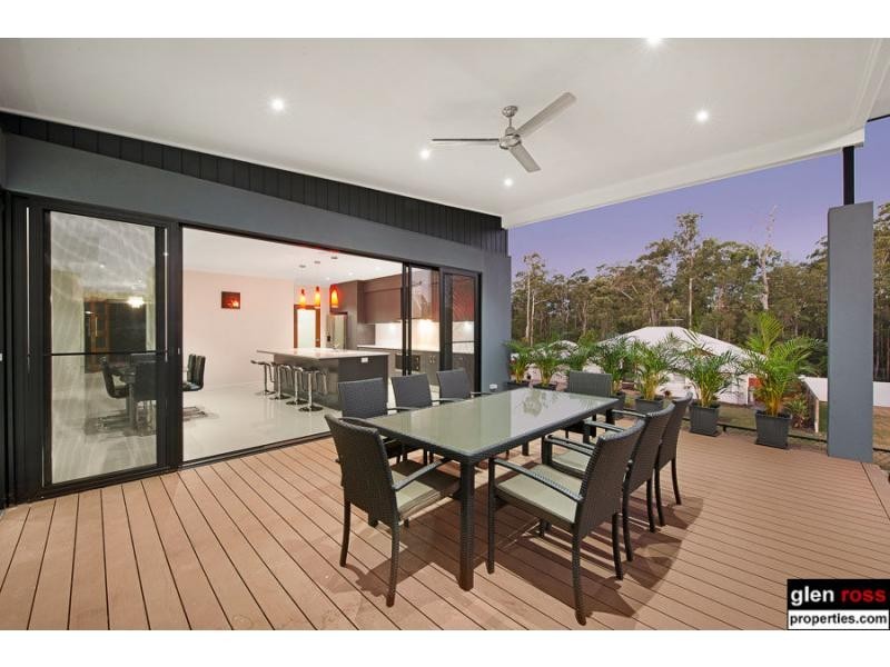 25 Dana Street, Cashmere QLD 4500