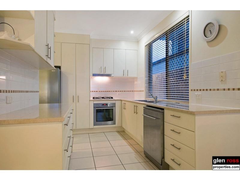 6 Hirsch Court, North Lakes QLD 4509