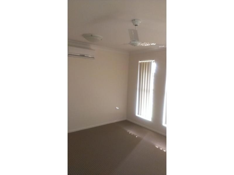 8 Allen Road, Gracemere QLD 4702