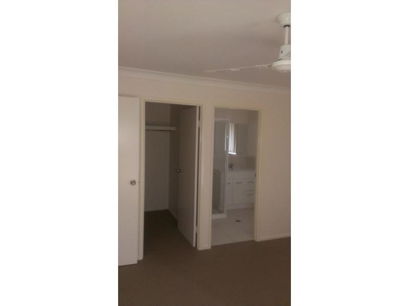 8 Allen Road, Gracemere QLD 4702