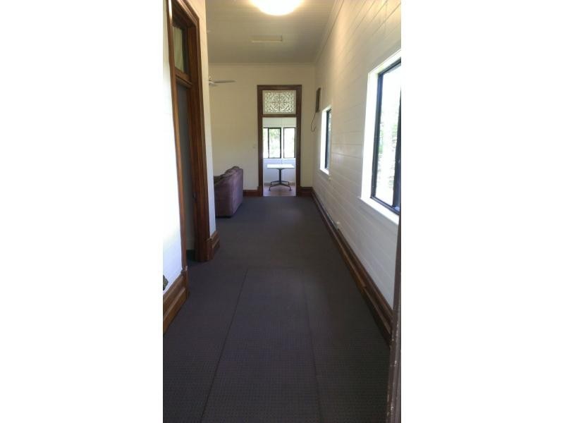 8 Victoria Street, West Rockhampton QLD 4700