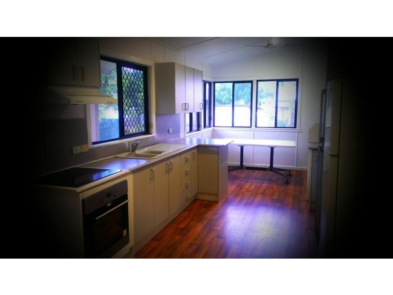 8 Victoria Street, West Rockhampton QLD 4700