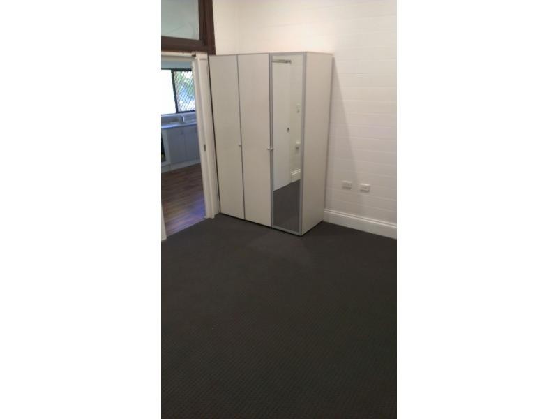 8 Victoria Street, West Rockhampton QLD 4700