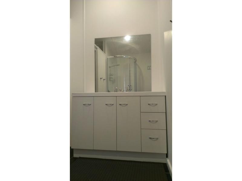 8 Victoria Street, West Rockhampton QLD 4700