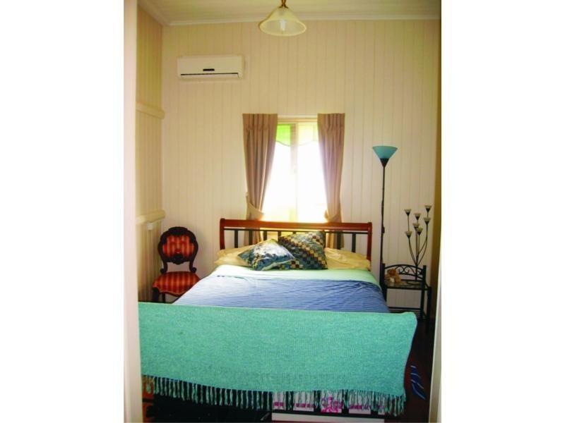 276 Denham , The Range, The Range QLD 4700