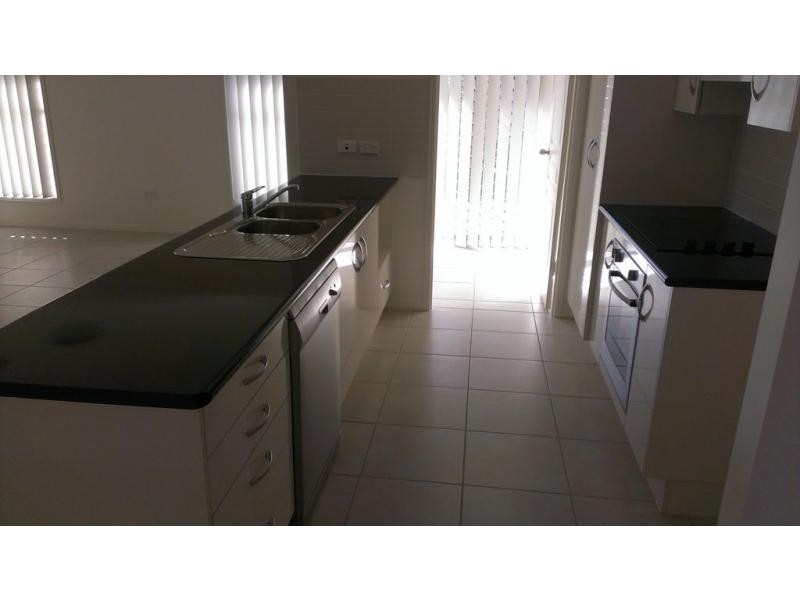 53 Cherryfield Road, Gracemere QLD 4702