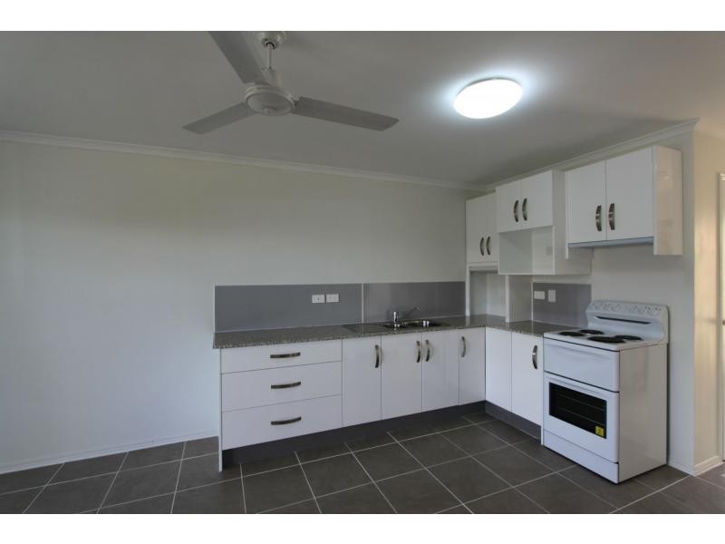2/77 High Street, Berserker QLD 4701