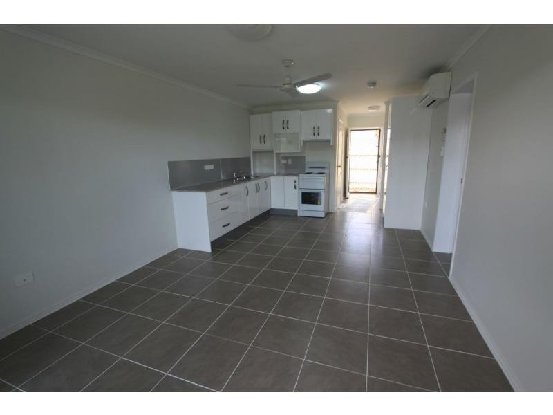 2/77 High Street, Berserker QLD 4701