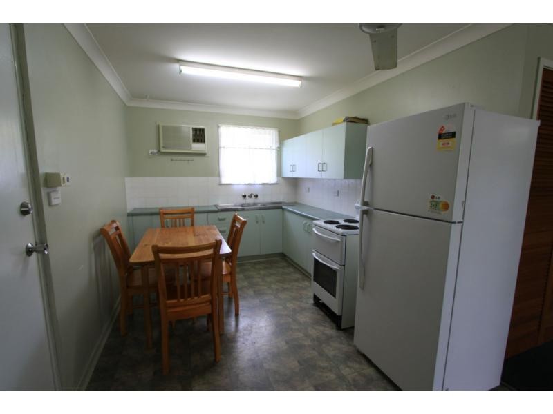 48 Denning Street, Park Avenue QLD 4701