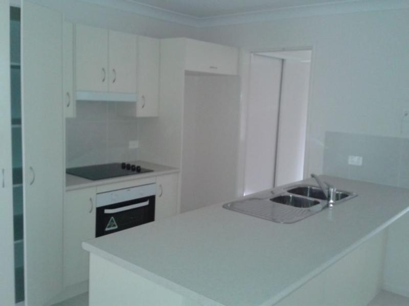 17 Bronco Crescent, Gracemere QLD 4702