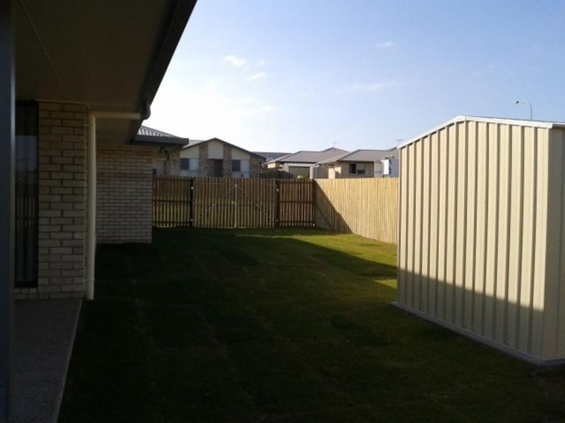 64 Bronco Crescent, Gracemere QLD 4702