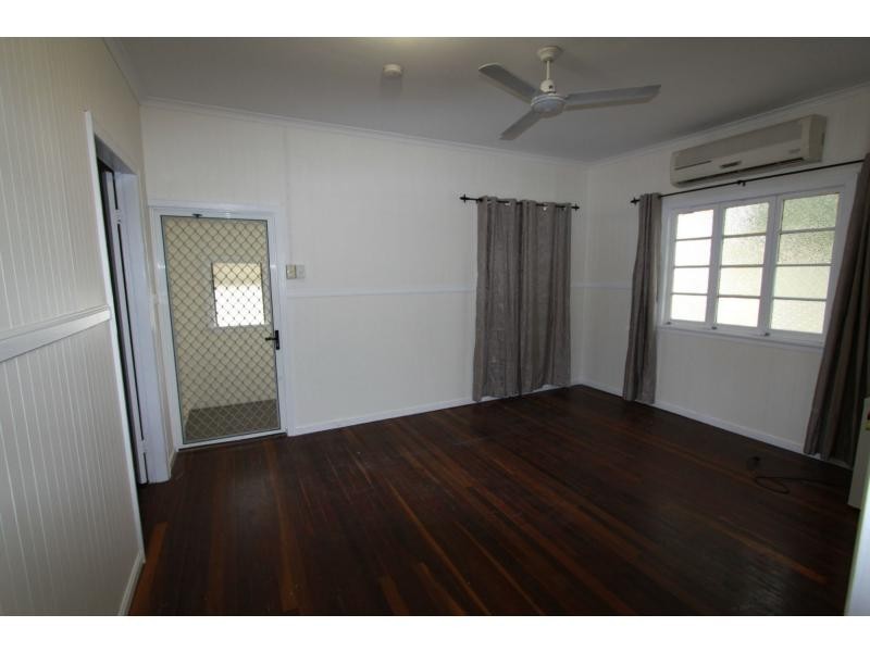 4 Face Street, Park Avenue QLD 4701