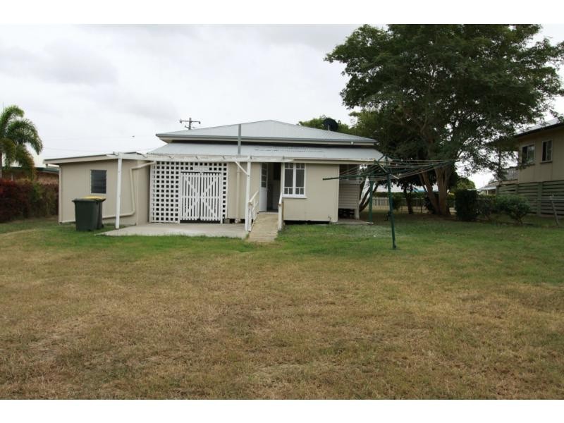 4 Face Street, Park Avenue QLD 4701