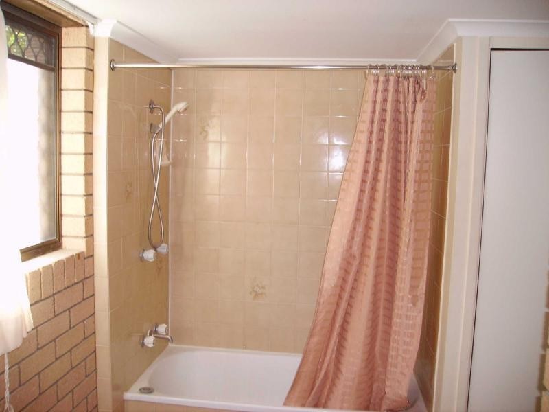 2/6 Burns Street, Frenchville QLD 4701