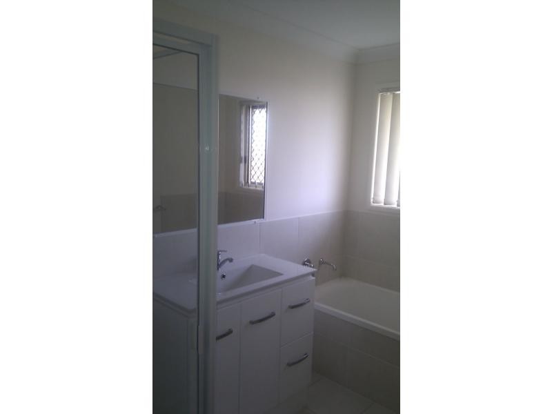 12 Jane Crescent, Gracemere QLD 4702
