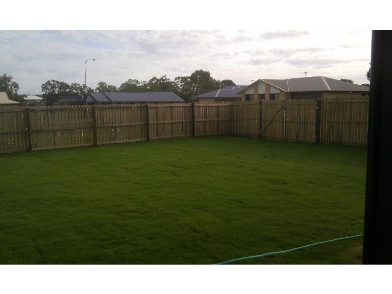 12 Jane Crescent, Gracemere QLD 4702