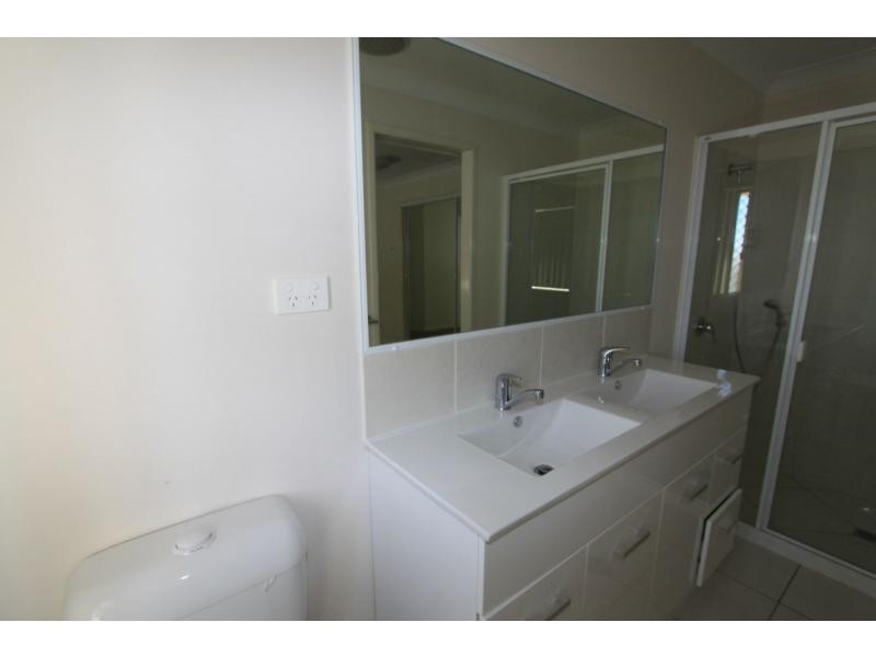 5 Jane Crescent, Gracemere QLD 4702