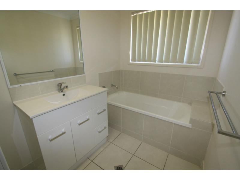 5 Jane Crescent, Gracemere QLD 4702