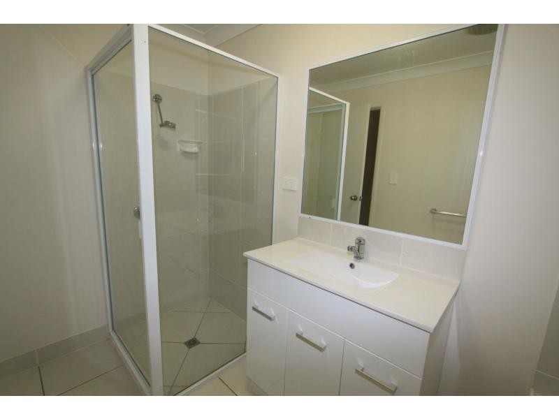 5 Jane Crescent, Gracemere QLD 4702