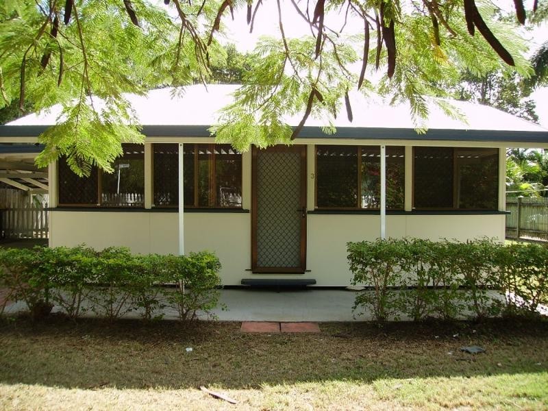 3 Thackeray Street, Park Avenue QLD 4701