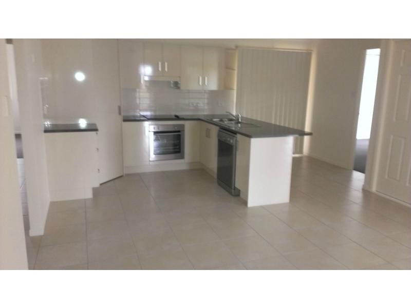 2 Diane Court, Gracemere QLD 4702