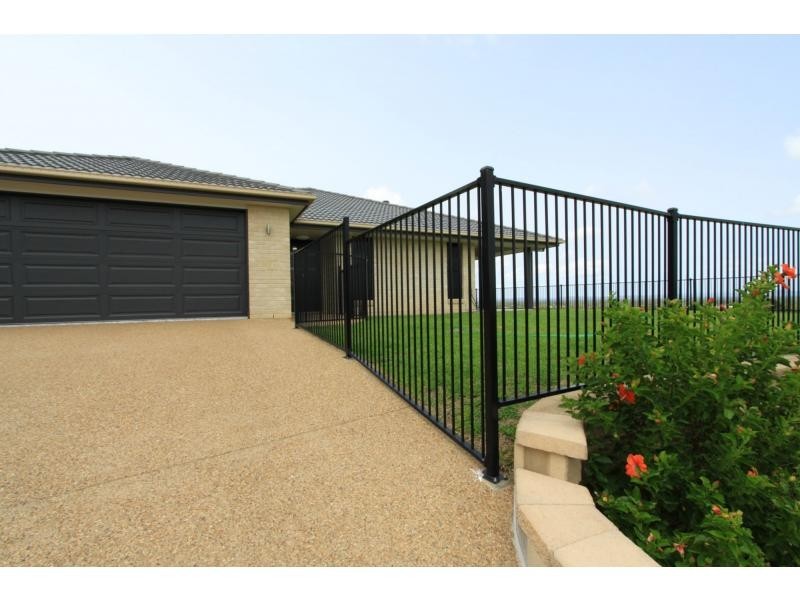 7 Connemara Drive, Kawana QLD 4701
