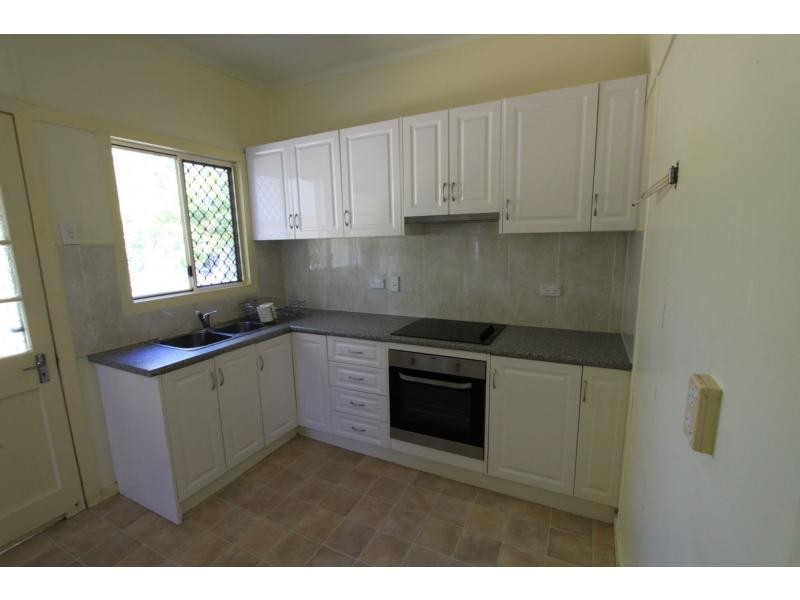 184 High Street, Berserker QLD 4701