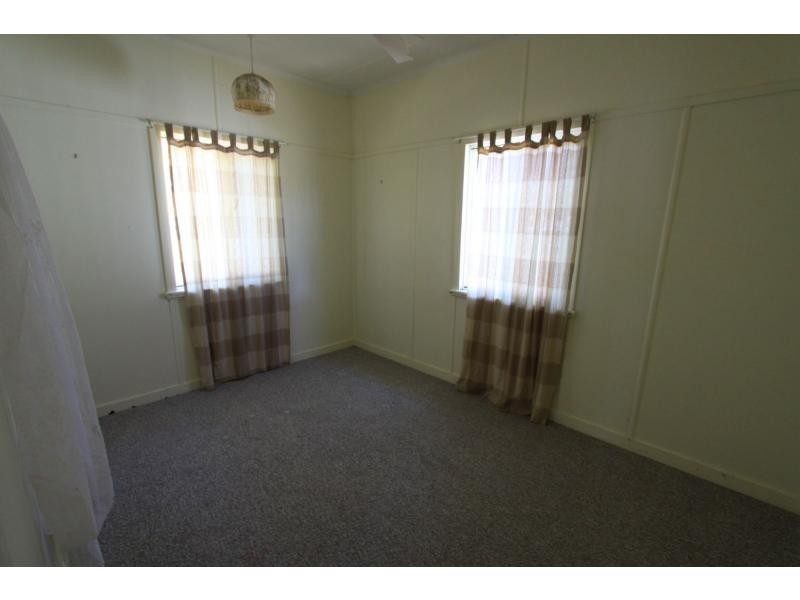 184 High Street, Berserker QLD 4701