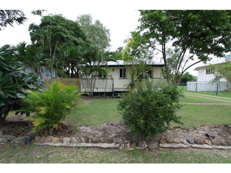 166 Richardson Road, Park Avenue QLD 4701