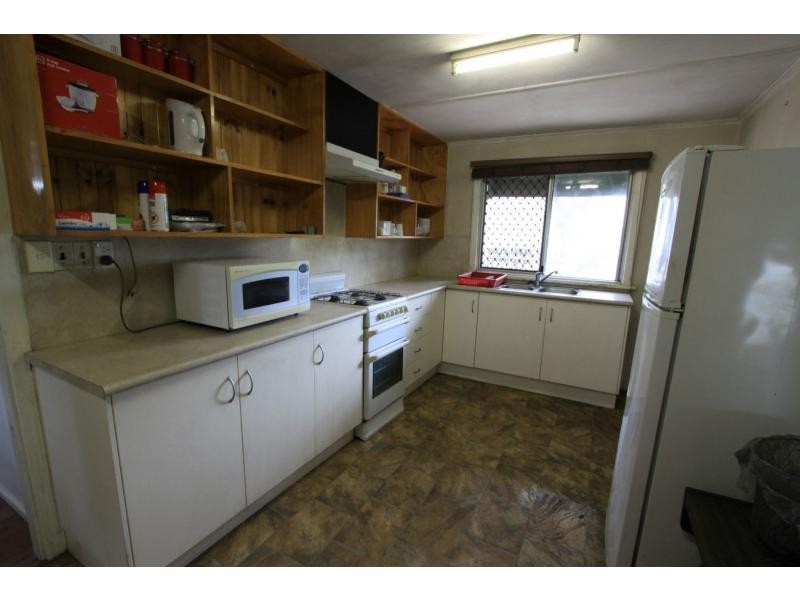 166 Richardson Road, Park Avenue QLD 4701