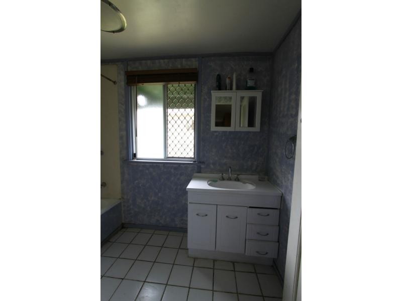 166 Richardson Road, Park Avenue QLD 4701