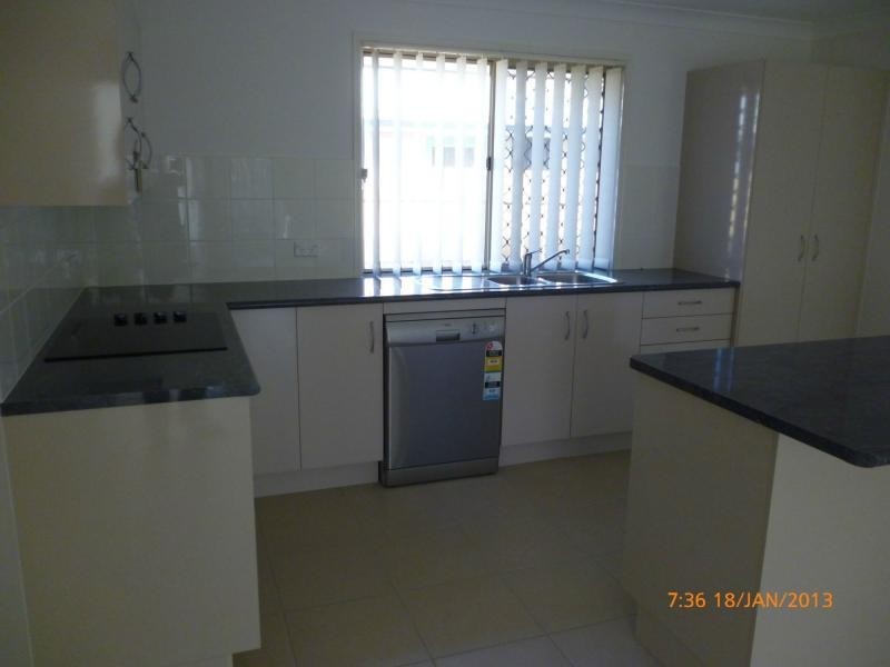 16 Jane Street, Gracemere QLD 4702