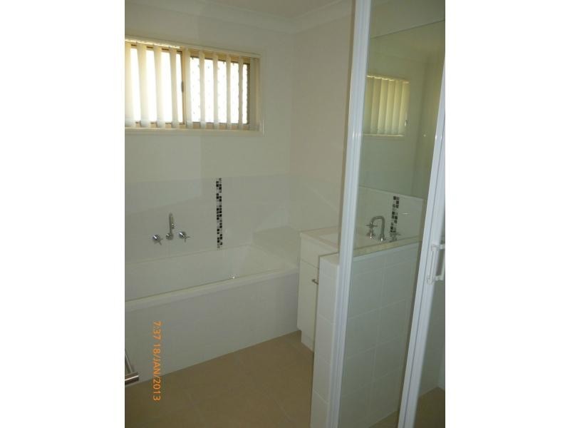 16 Jane Street, Gracemere QLD 4702