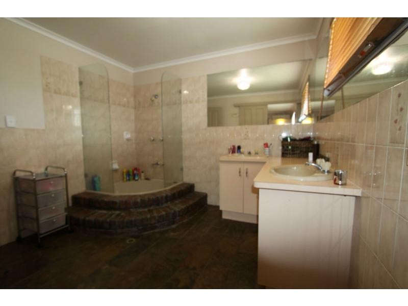 2 Fryer Avenue, Frenchville QLD 4701