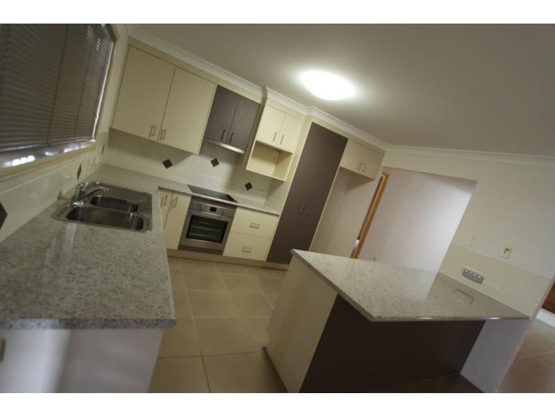 16 Mitchell Court, Gracemere QLD 4702