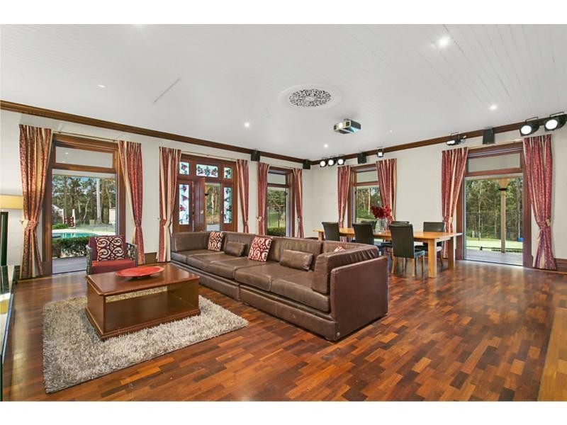 75 Red Cedar Road, Pullenvale QLD 4069
