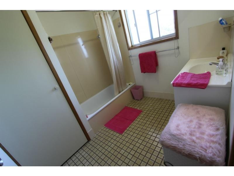 2 Bethesda Street, The Range QLD 4700