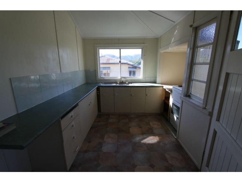 162 High Street, Berserker QLD 4701