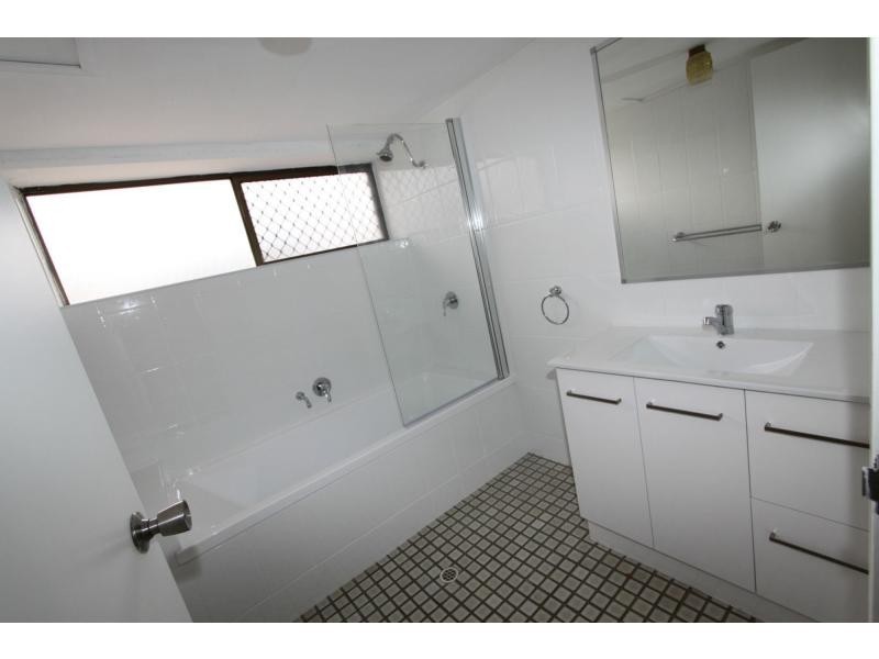 Unit 3/105 Cambridge Street, The Range QLD 4700