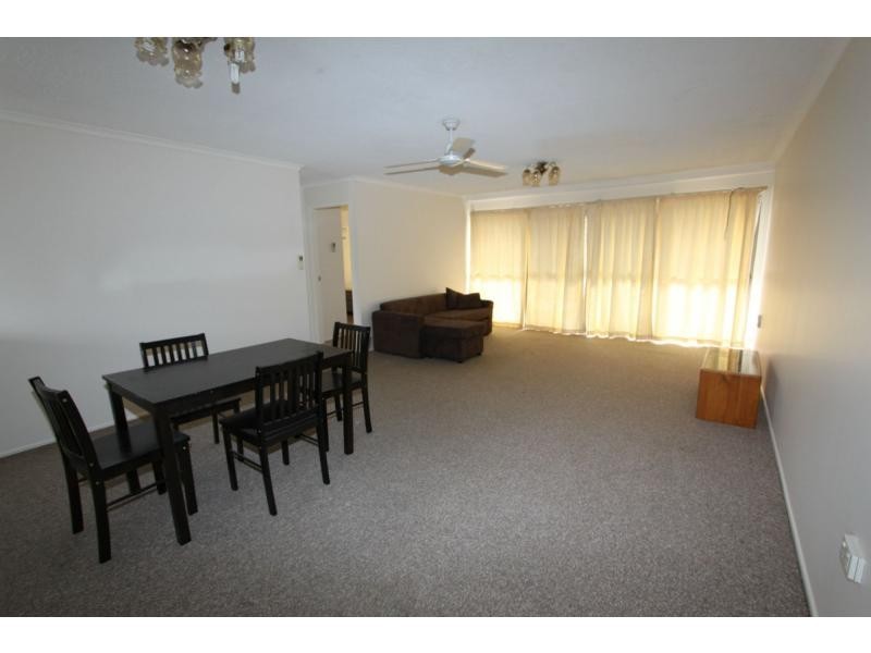 Unit 3/105 Cambridge Street, The Range QLD 4700