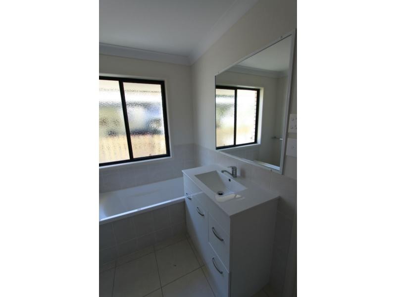 158 Water Street, Berserker QLD 4701
