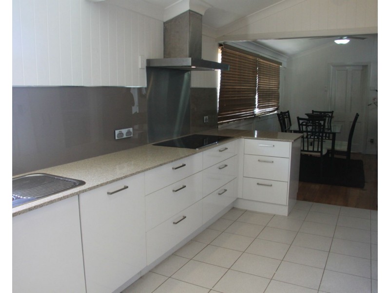 182 Agnes Street, The Range QLD 4700