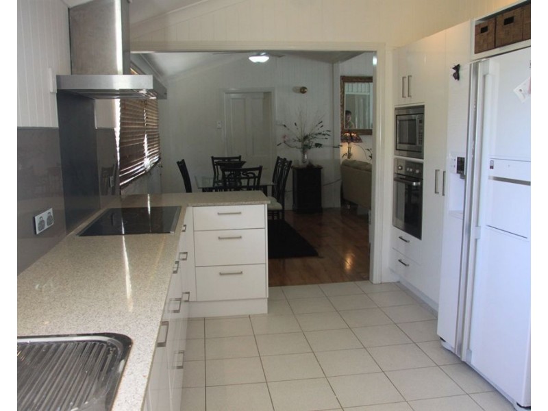 182 Agnes Street, The Range QLD 4700