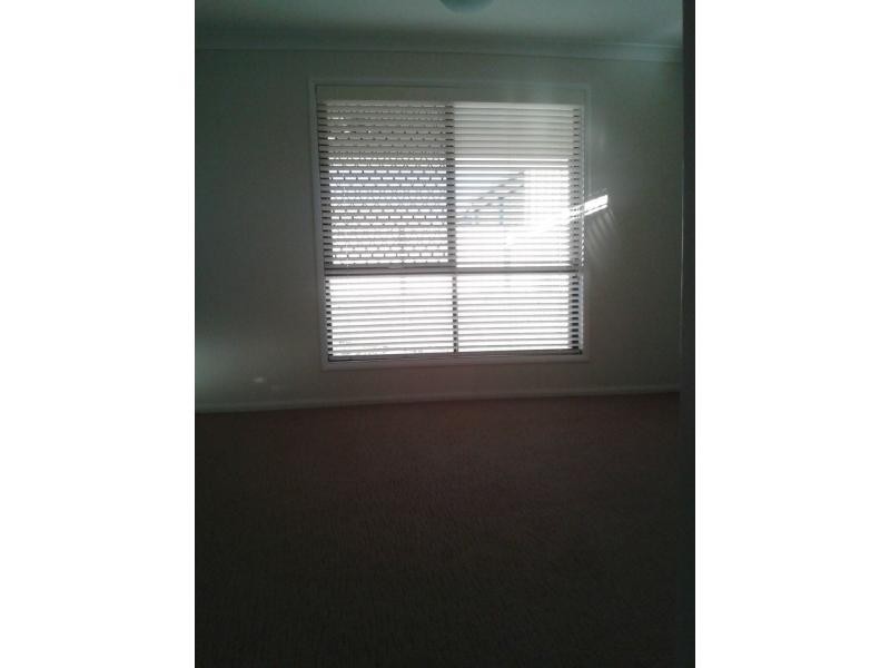 8 Poinciana Place, Gracemere QLD 4702