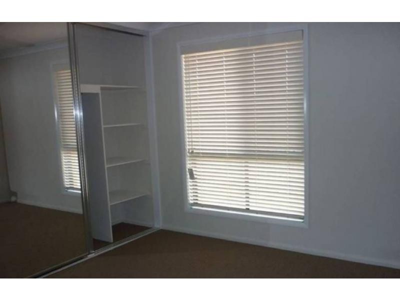 8 Poinciana Place, Gracemere QLD 4702