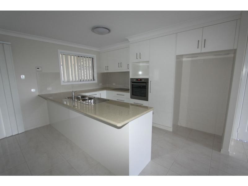 26 Burke And Wills Drive, Gracemere QLD 4702