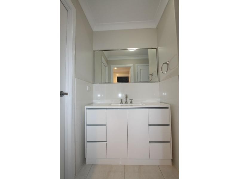 26 Burke And Wills Drive, Gracemere QLD 4702